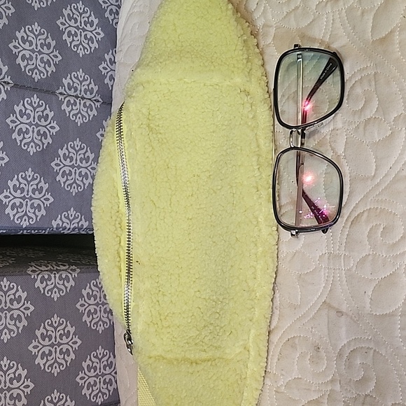 Gap Yellow Fuzzy Waist Bag - Picture 7 of 7